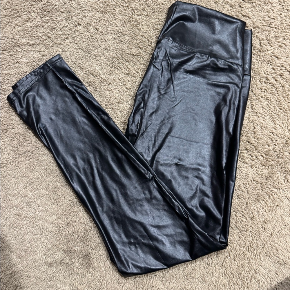 Sleek Black Leggings